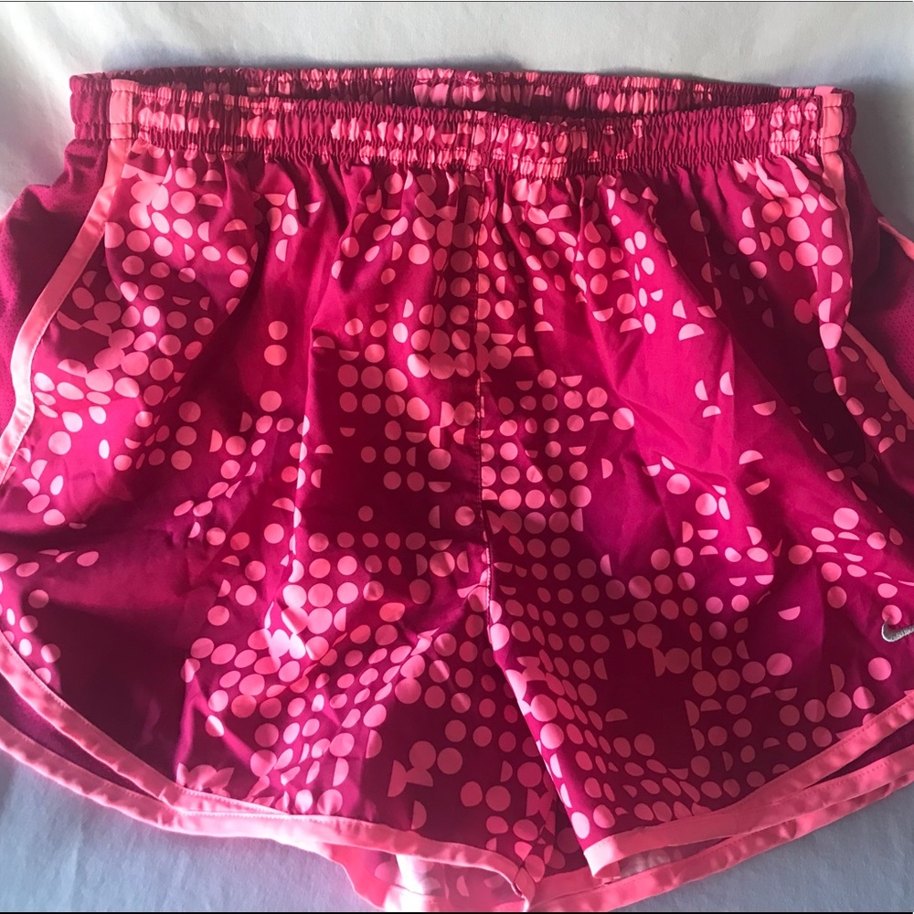 Nike women’s running shorts drifit L